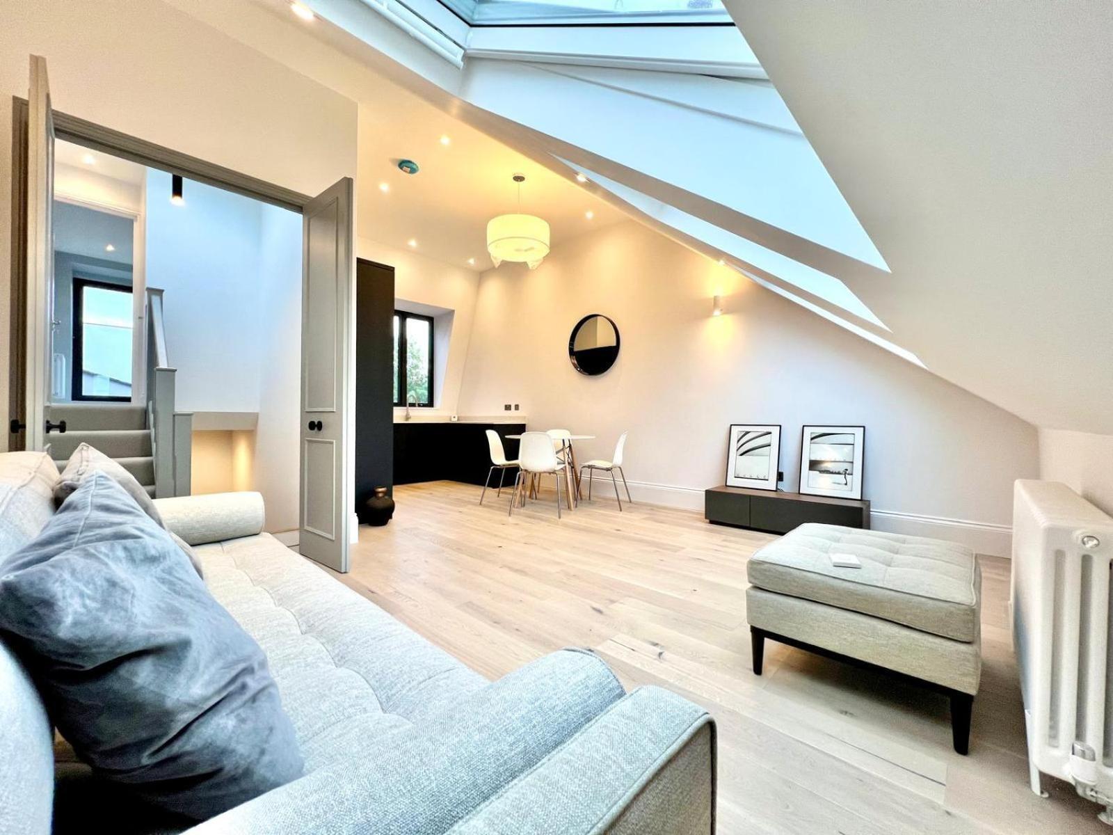 Spacious Earlsfield Apartment