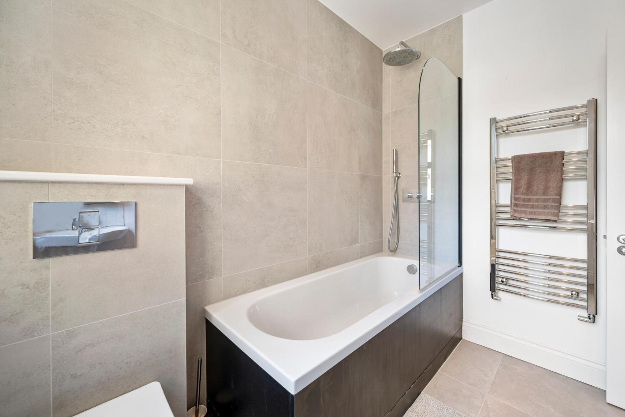 Spacious Earlsfield Apartment *